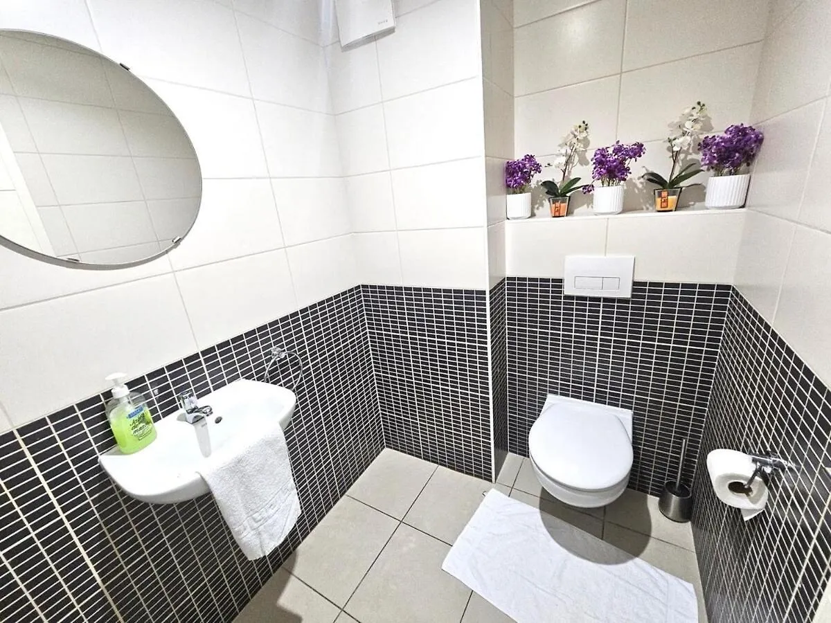 Chic City Retreat 2Br Near Station With Parking-2A Luksemburg Luksemburg